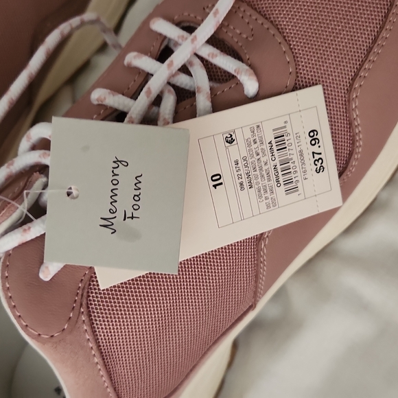 Tennis shoes mauve size 10 - Picture 7 of 7